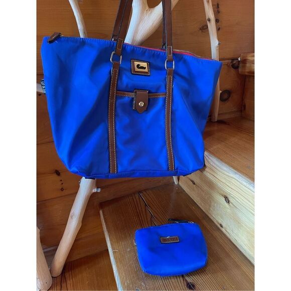 Dooney & Bourke Large Zip Tote